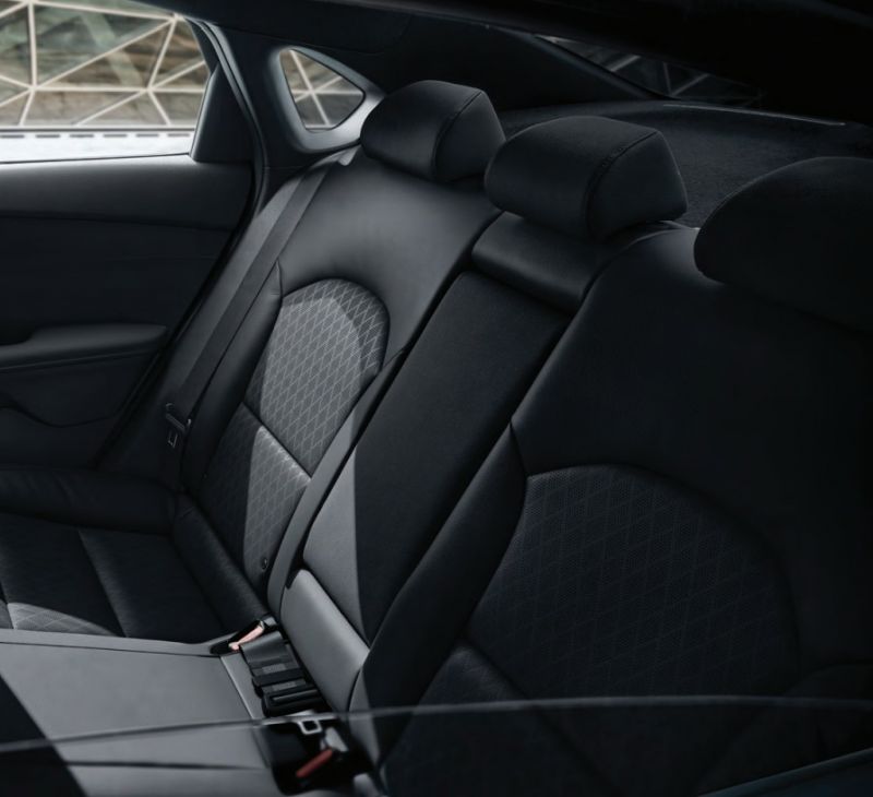 Просторный салон Kia-Cerato